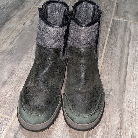 Men’s UGG winter boots size 10 check out pictures thanks main image 7